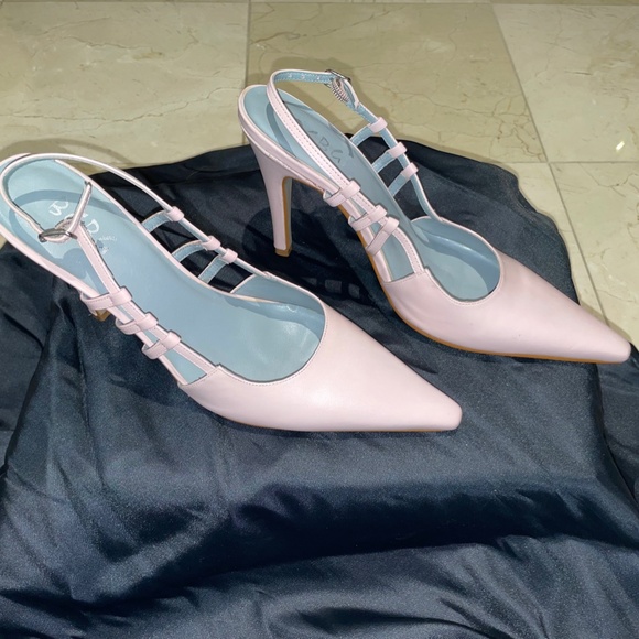 BCBG Paris Pink Low Heel - Picture 5 of 7